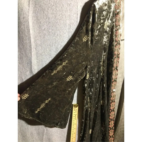 Womens Easel Open Cardigan Crushed Velvet Taylor Swift Eras Tour Willow Cape - Picture 5 of 5